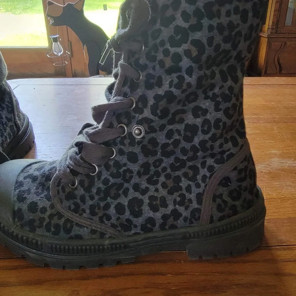 In Charge Boot - Picture 1 of 7